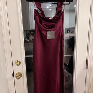 Le Lis Strapless Dress